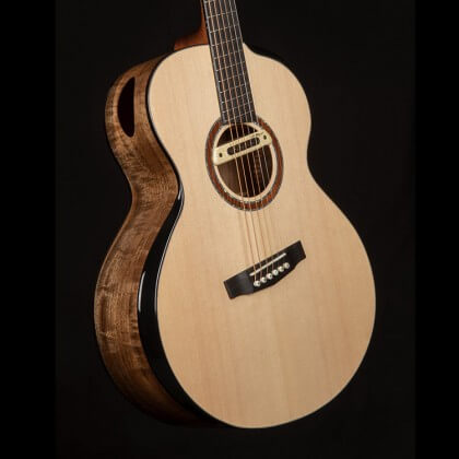 Cort Cut Craft Limited – Massief Myrtlewood, Europese Spar, Multiscale & L.R. Baggs M80