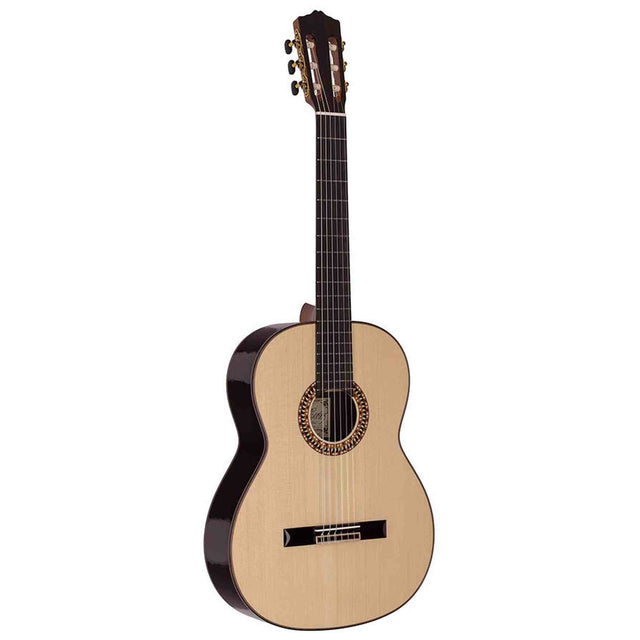 Salvador Cortez CS-110 – Klassieke gitaar met massief spruce bovenblad en palissander zij- en achterkant
