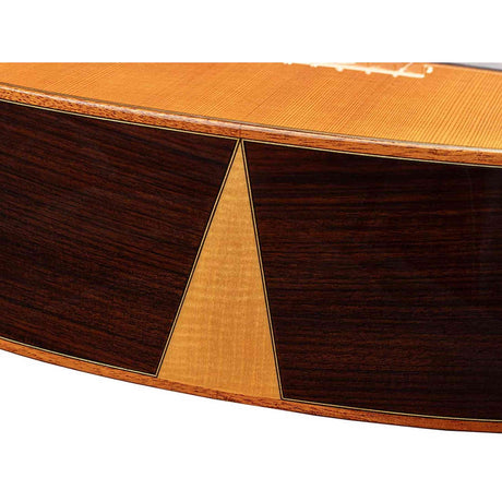 Salvador Cortez CC-140 – Klassieke gitaar met massief ceder bovenblad en driedelige palissander/esdoorn achterzijde