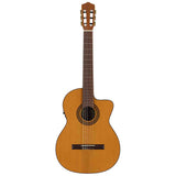 Salvador Cortez CC-22CE – Klassieke gitaar met massief ceder bovenblad, sapele body, cutaway en Fishman elektronica