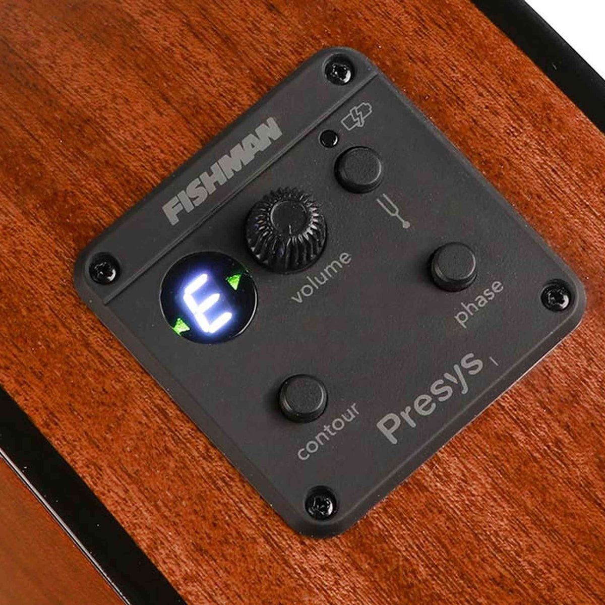 Salvador Cortez CC-22CE – Klassieke gitaar met massief ceder bovenblad, sapele body, cutaway en Fishman elektronica