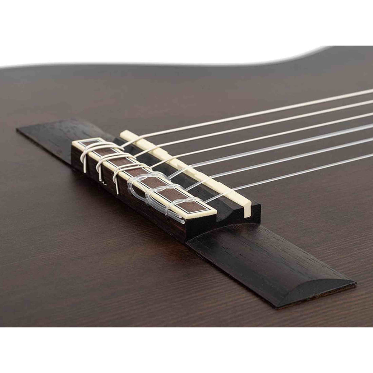 Valencia VC404HSB klassieke gitaar – Sitka Spruce top, mahonie body, inclusief stemapparaat, standaard en tas