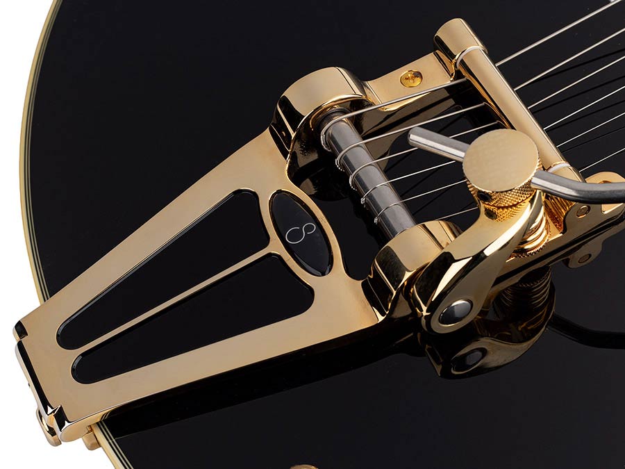 Sire Guitars H7T/BK Elektrische archtop gitaar met tremolo, zwart