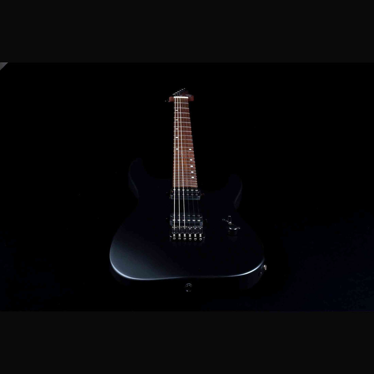 JET JS-501 BK Stygian S-style Elektrische Gitaar HH Vaste Brug Rosewood Toets Satijn Zwart