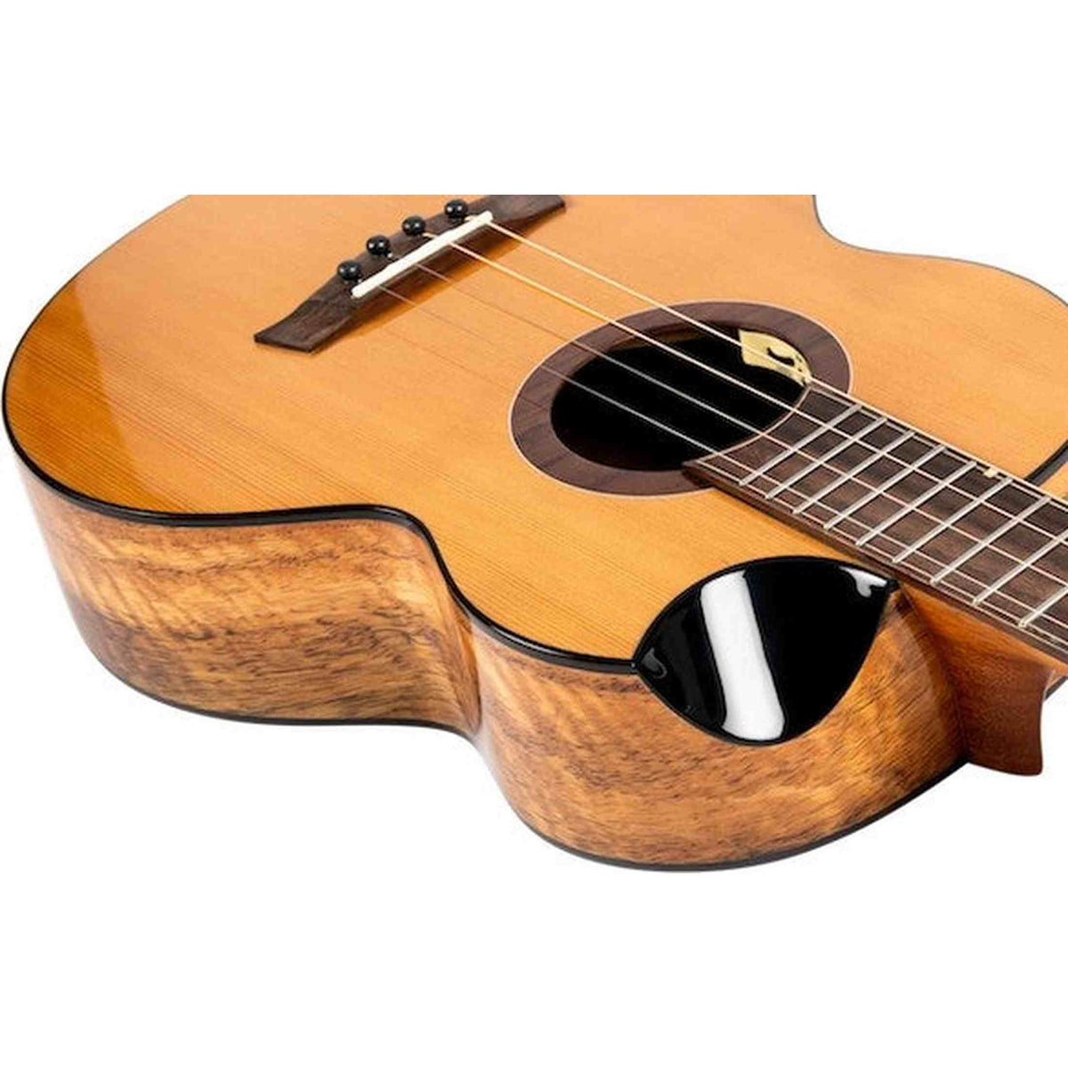 Flight Lily Baritone EQ-A Elektrisch-Akoestische Baritone Ukulele met Solid Cedar Top, Mango Body en Stalen Snaren