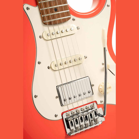 Cort G200SE ACR Elektrische Gitaar HSS Populier Roasted Maple Neck Antique Cream met Tremolo