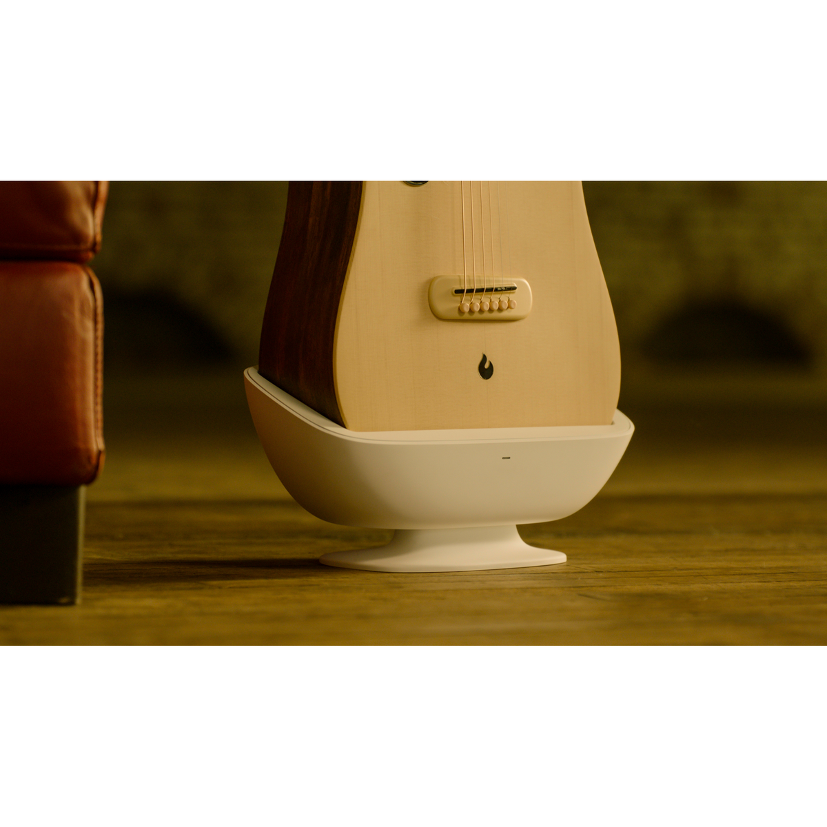 LAVA Space Charging Dock voor LAVA ME Spruce 41 inch, draadloos oplaadstation en gitaarstandaard, Space White