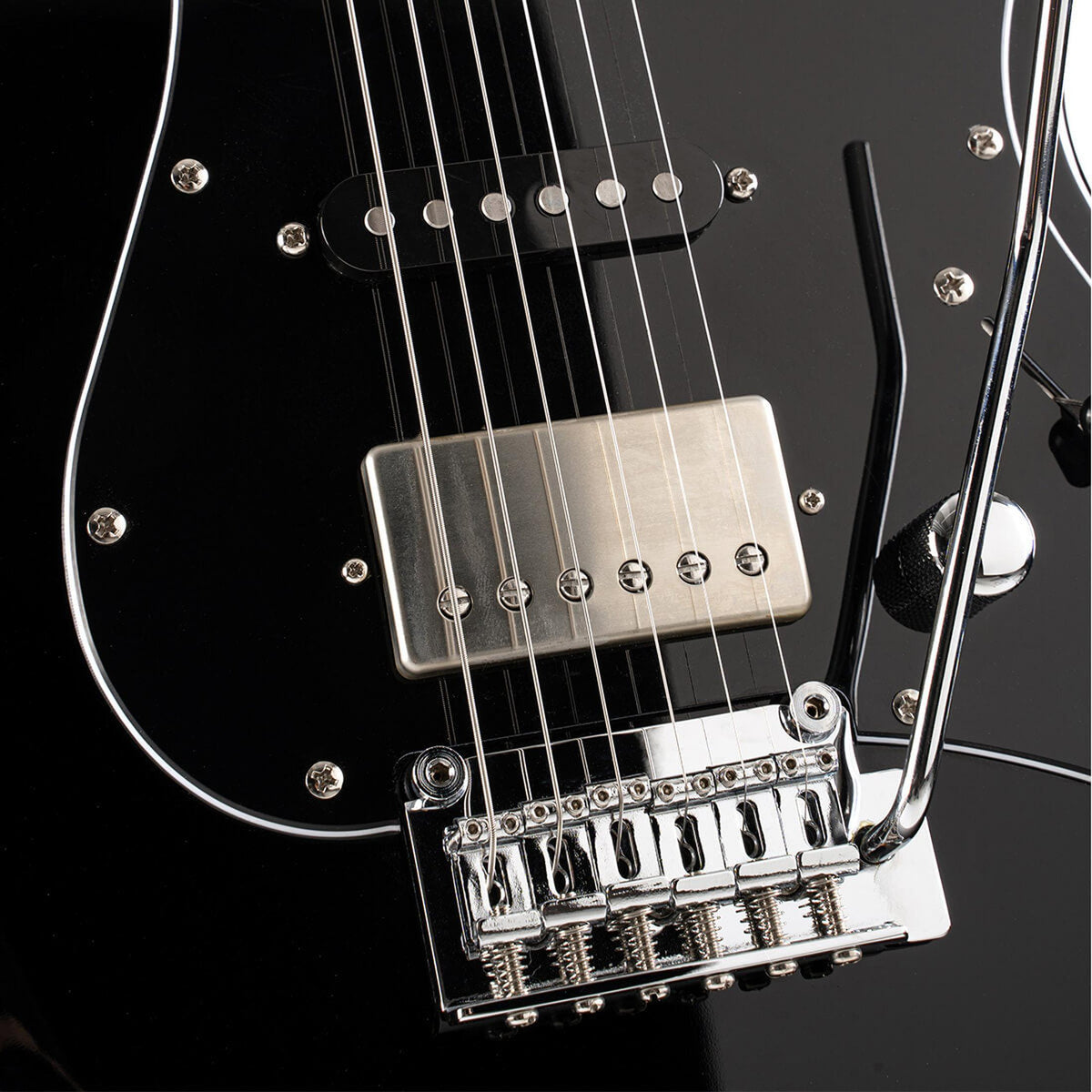 Cort G250SE BK Elektrische Gitaar HSS Linden Roasted Maple Zwart met 2-Punts Tremolo