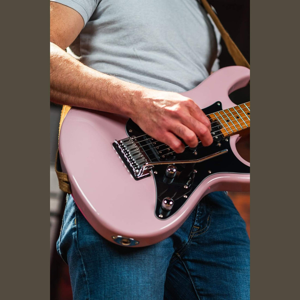 Cort G290 Modern DR Elektrische Gitaar HSS Roasted Maple Dusty Rose met Seymour Duncan TB4