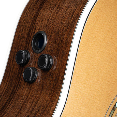Cort Gold-A8 – Massief Pau Ferro, Torrefied Sitka & Fishman Flex Blend – Light Burst