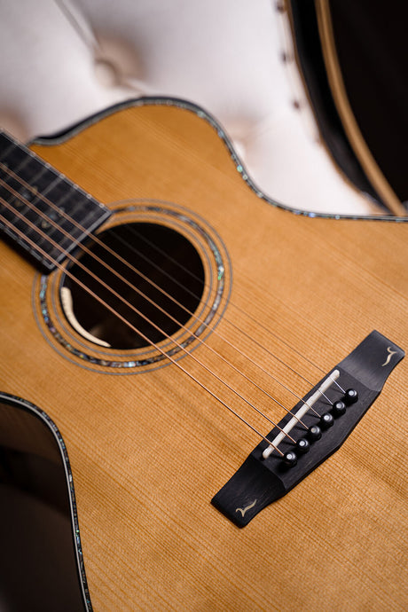 Cort Gold-Passion – Massief Flamed Maple, Engelmann Spruce & L.R. Baggs Anthem