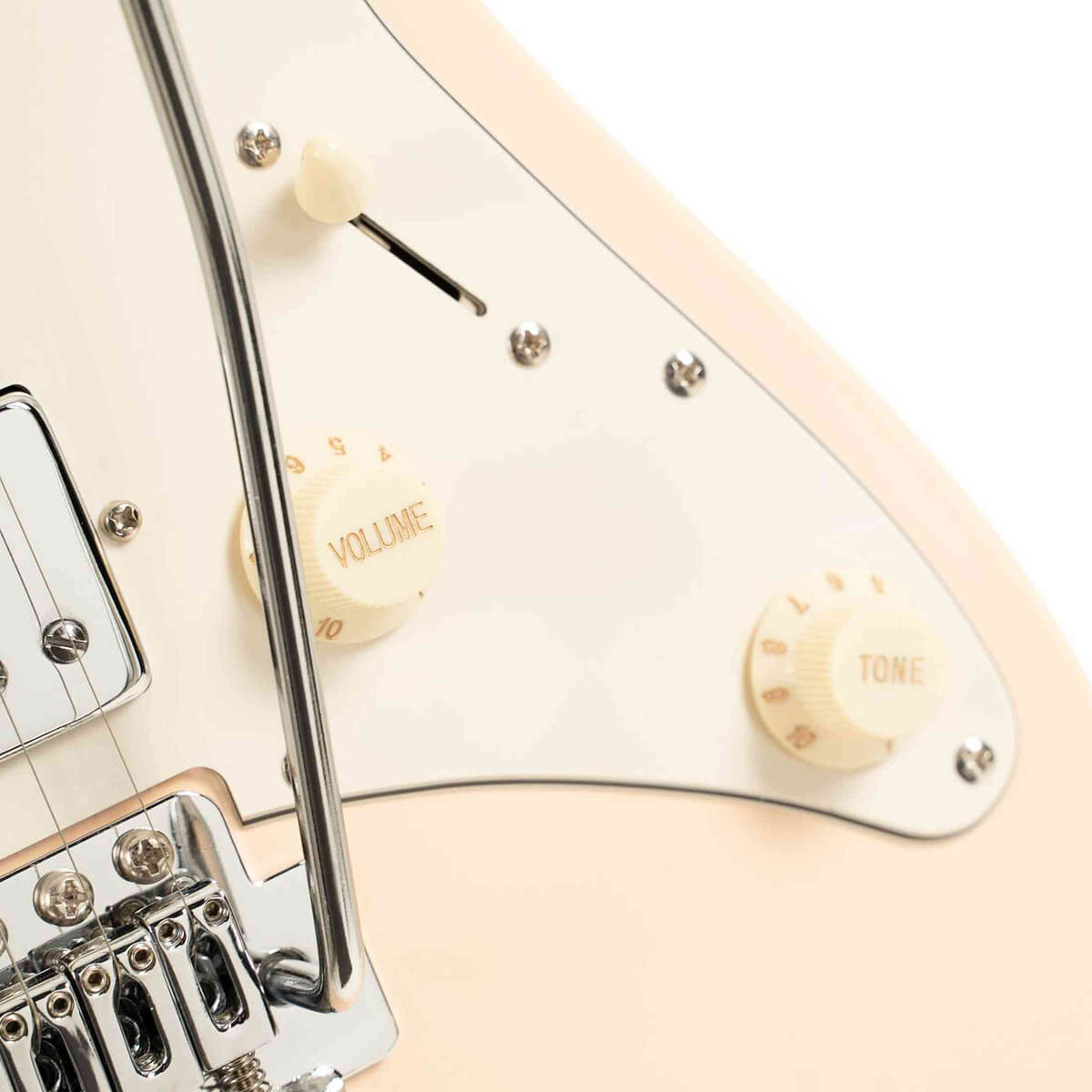 Cort G200SE ACR Elektrische Gitaar HSS Populier Roasted Maple Neck Antique Cream met Tremolo