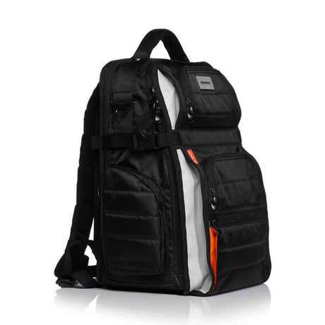 MONO Classic FlyBy Backpack Black DJ Backpack met afritsbare 17 inch laptop tas en Sharkskin materiaal