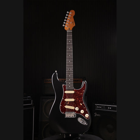 Patina PS-3 BK S-style Elektrische Gitaar SSS Alnico V Nitro Paulownia Body Roasted Maple Hals